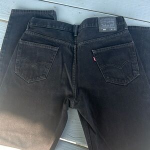 Black Levi Strauss 550